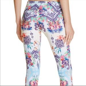 ONZIE | Bali Floral & Elephant Print Yoga 7/8 Length Leggings Women’s Size S/M
